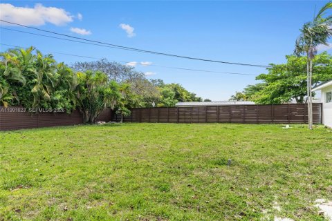 Casa en alquiler en Miami, Florida, 3 dormitorios, 140.75 m2 № 2052659 - foto 28