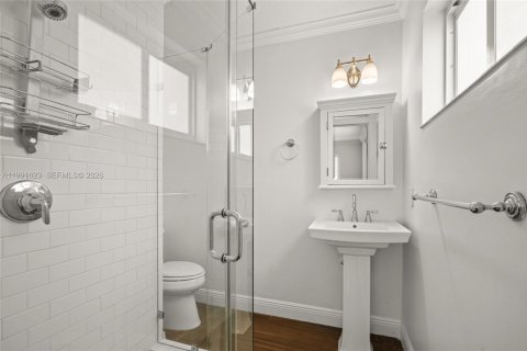 Casa en alquiler en Miami, Florida, 3 dormitorios, 140.75 m2 № 2052659 - foto 20