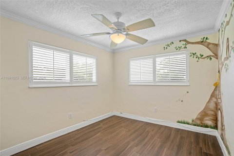 Casa en alquiler en Miami, Florida, 3 dormitorios, 140.75 m2 № 2052659 - foto 23