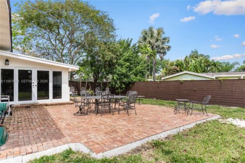 Casa en alquiler en Miami, Florida, 3 dormitorios, 140.75 m2 № 2052659 - foto 24