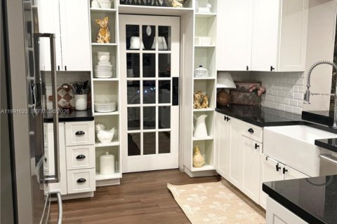 Casa en alquiler en Miami, Florida, 3 dormitorios, 140.75 m2 № 2052659 - foto 5