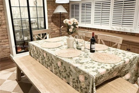 Casa en alquiler en Miami, Florida, 3 dormitorios, 140.75 m2 № 2052659 - foto 7