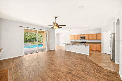 House in Lutz, Florida 4 bedrooms, 305.18 sq.m. № 2199754 - photo 7