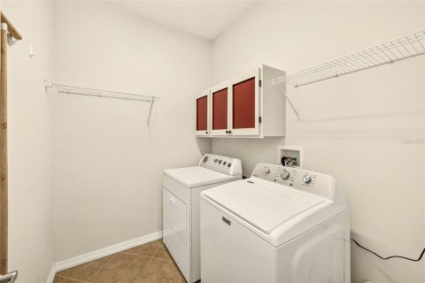 House in Lutz, Florida 4 bedrooms, 305.18 sq.m. № 2199754 - photo 16