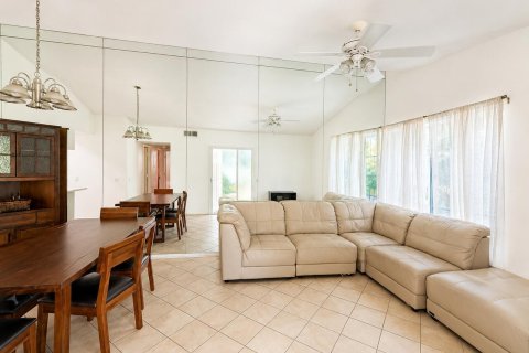 Copropriété à louer à Hypoluxo, Floride: 2 chambres, 71.35 m2 № 2247973 - photo 12