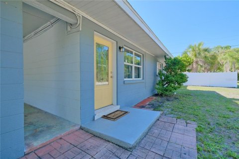 Propiedad comercial en Sarasota, Florida 4 dormitorios, 155.98 m2 № 2149634