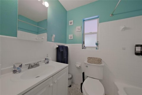 Commercial property in Sarasota, Florida 4 bedrooms, 155.98 sq.m. № 2149634 - photo 22