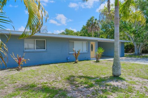 Commercial property in Sarasota, Florida 4 bedrooms, 155.98 sq.m. № 2149634 - photo 30
