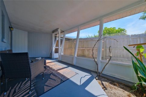Commercial property in Sarasota, Florida 4 bedrooms, 155.98 sq.m. № 2149634 - photo 26