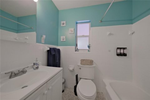 Commercial property in Sarasota, Florida 4 bedrooms, 155.98 sq.m. № 2149634 - photo 21