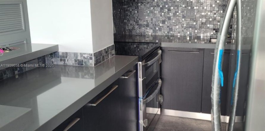 Condo à Miami, Floride, 2 chambres  № 1966346