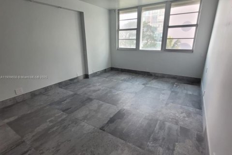 Copropriété à louer à Miami, Floride: 2 chambres, 115.2 m2 № 1966346 - photo 8