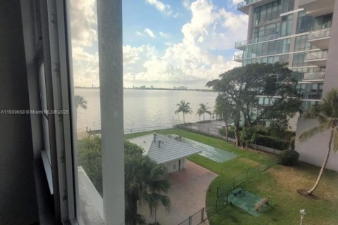 Copropriété à louer à Miami, Floride: 2 chambres, 115.2 m2 № 1966346 - photo 15