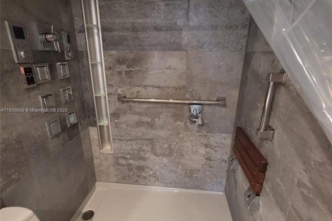 Copropriété à louer à Miami, Floride: 2 chambres, 115.2 m2 № 1966346 - photo 11