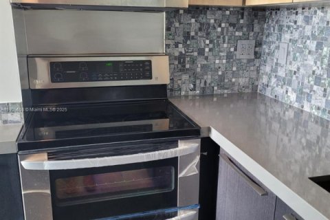 Copropriété à louer à Miami, Floride: 2 chambres, 115.2 m2 № 1966346 - photo 6