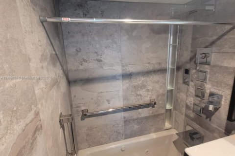 Copropriété à louer à Miami, Floride: 2 chambres, 115.2 m2 № 1966346 - photo 9