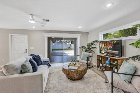 House in Orlando, Florida 4 bedrooms, 187.01 sq.m. № 1745025 - photo 19