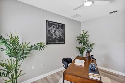 House in Orlando, Florida 4 bedrooms, 187.01 sq.m. № 1745025 - photo 18