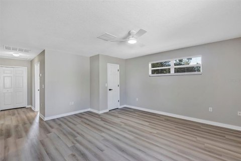 House in Orlando, Florida 4 bedrooms, 187.01 sq.m. № 1745025 - photo 29