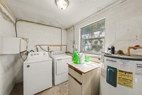 House in Tampa, Florida 4 bedrooms, 167.6 sq.m. № 2431675 - photo 22
