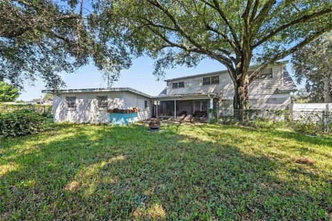 House in Tampa, Florida 4 bedrooms, 167.6 sq.m. № 2431675 - photo 25