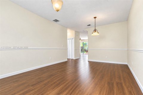 Touwnhouse à vendre à Homestead, Floride: 4 chambres, 161.28 m2 № 2407899 - photo 5