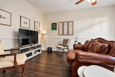 Touwnhouse à vendre à Homestead, Floride: 4 chambres, 161.28 m2 № 2407899 - photo 12