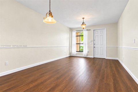 Touwnhouse à vendre à Homestead, Floride: 4 chambres, 161.28 m2 № 2407899 - photo 4