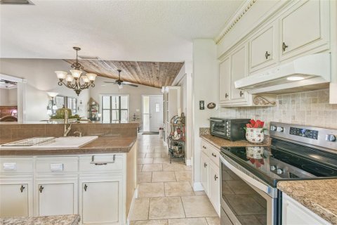 House in Titusville, Florida 3 bedrooms, 137.87 sq.m. № 1883920 - photo 24
