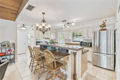 House in Titusville, Florida 3 bedrooms, 137.87 sq.m. № 1883920 - photo 20