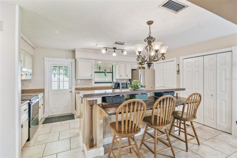 House in Titusville, Florida 3 bedrooms, 137.87 sq.m. № 1883920 - photo 18