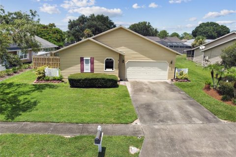 House in Titusville, Florida 3 bedrooms, 137.87 sq.m. № 1883920 - photo 1