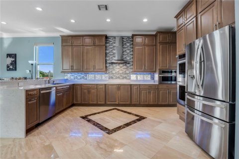 Купить виллу или дом в Мирамар, Флорида 5 спален, 349.87м2, № 2040652 - фото 13