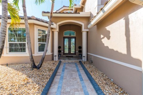 Купить виллу или дом в Мирамар, Флорида 5 спален, 349.87м2, № 2040652 - фото 9