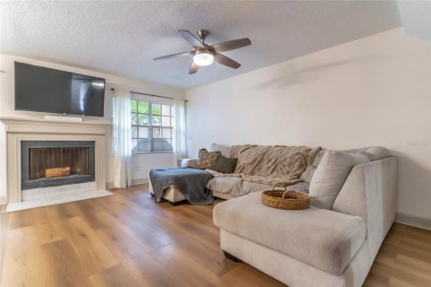 Touwnhouse à vendre à Orlando, Floride: 2 chambres, 110.55 m2 № 1910832 - photo 10