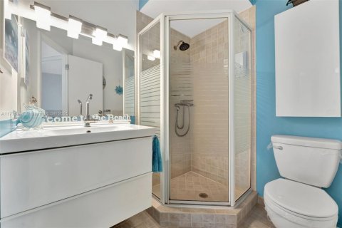Condo in Lauderdale Lakes, Florida, 2 bedrooms  № 1868209 - photo 23