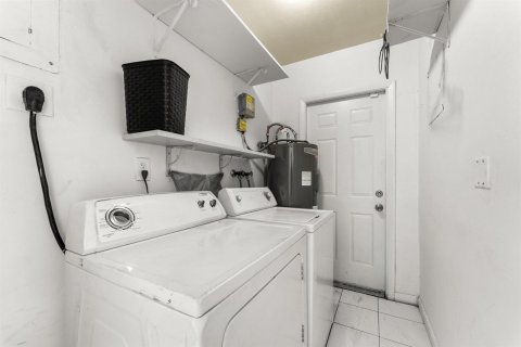 Appartement à louer à Fort Lauderdale, Floride: 2 chambres, 83.24 m2 № 2187561 - photo 13