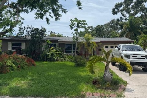 Villa ou maison à louer à Saint Petersburg, Floride: 3 chambres, 89.19 m2 № 1793807 - photo 2