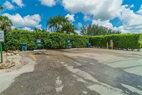 Condominio en venta en Pembroke Pines, Florida, 2 dormitorios, 108.7 m2 № 2256440 - foto 29