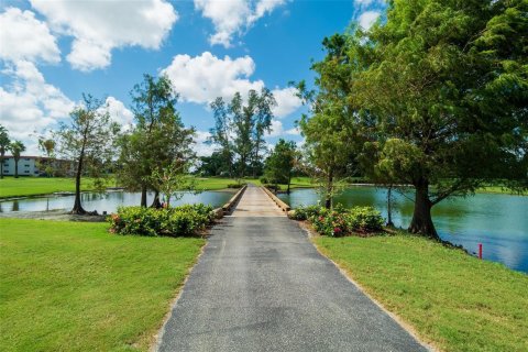 Condominio en venta en Pembroke Pines, Florida, 2 dormitorios, 108.7 m2 № 2256440 - foto 17