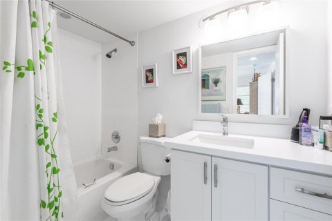 Condominio en venta en Pembroke Pines, Florida, 2 dormitorios, 108.7 m2 № 2256440 - foto 8