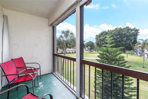 Condominio en venta en Pembroke Pines, Florida, 2 dormitorios, 108.7 m2 № 2256440 - foto 14