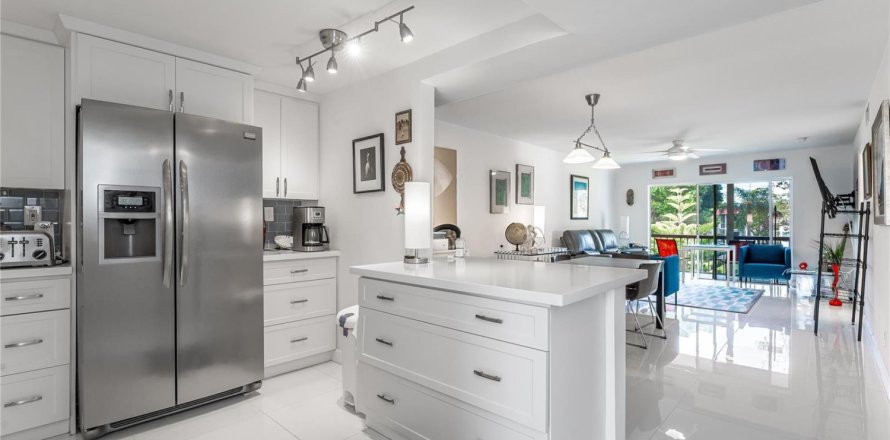Condominio en Pembroke Pines, Florida, 2 dormitorios № 2256440