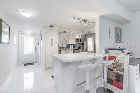 Condominio en venta en Pembroke Pines, Florida, 2 dormitorios, 108.7 m2 № 2256440 - foto 9