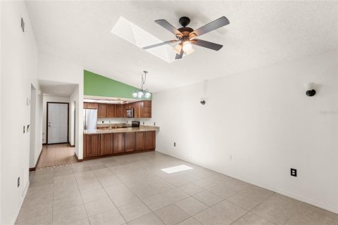 House in Orlando, Florida 2 bedrooms, 94.57 sq.m. № 1881161 - photo 5