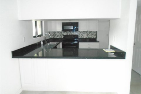 Adosado en venta en Sarasota, Florida, 3 dormitorios, 131.74 m2 № 2258278 - foto 4