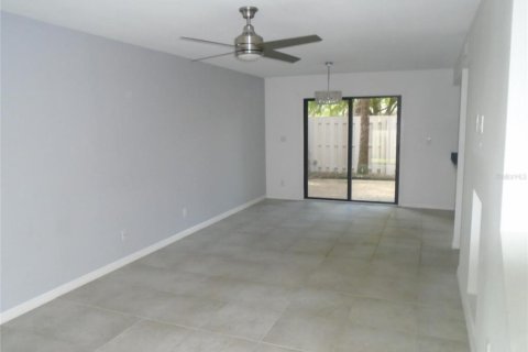 Adosado en venta en Sarasota, Florida, 3 dormitorios, 131.74 m2 № 2258278 - foto 6