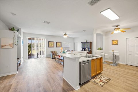 House in Port Charlotte, Florida 3 bedrooms, 189.52 sq.m. № 1888563 - photo 4
