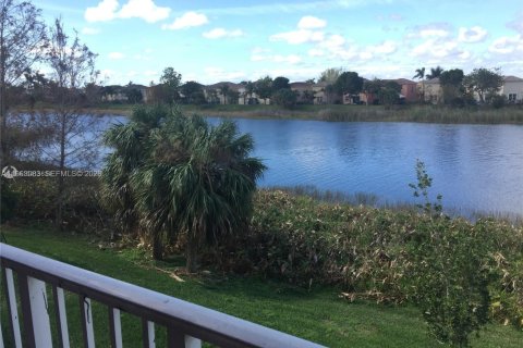 Touwnhouse à louer à Homestead, Floride: 3 chambres, 172.24 m2 № 2023982 - photo 9