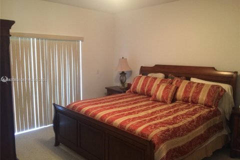 Touwnhouse à louer à Homestead, Floride: 3 chambres, 172.24 m2 № 2023982 - photo 14